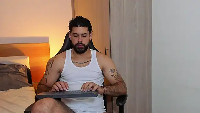 Justyn Torres online show from 03-13-25, 02:33