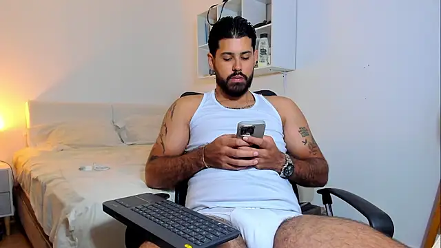 Justyn Torres online show from 02-11-26, 02:33