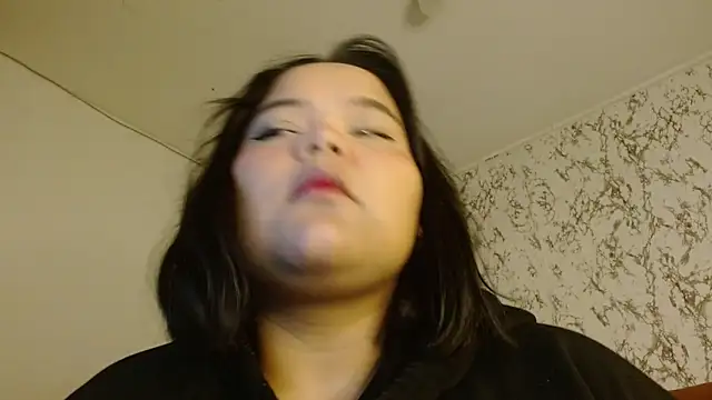 Snapshot of sexychubby___ chatting on 12-15-25, 02:38 sexychubby online show from 12-15-25, 02:38