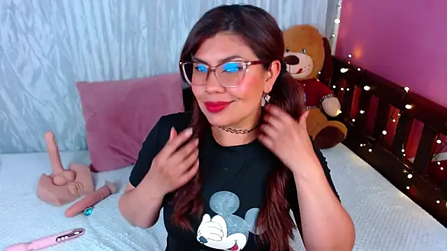 Queenamazon1 online show from 10-28-25, 03:43