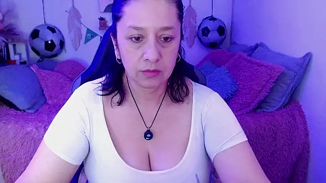 Snapshot of camilalatti chatting on 06-28-26, 08:15 camilalatti online show from 06-28-26, 08:15