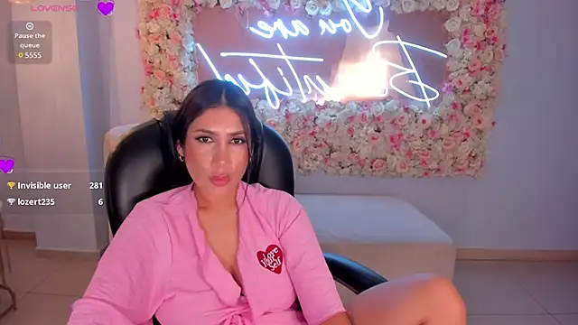 Snapshot of MarieJaneX chatting on 02-24-25, 04:47 MarieJaneX online show from 02-24-25, 04:47