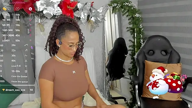 EmmaFerrary online show from 11-28-25, 12:46