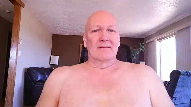 Snapshot of BasicAnt chatting on 02-16-26, 06:26 BasicAnt online show from 02-16-26, 06:26