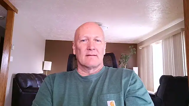 Snapshot of BasicAnt chatting on 04-17-26, 03:15 BasicAnt online show from 04-17-26, 03:15