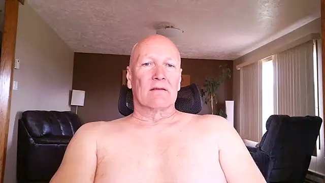 Snapshot of BasicAnt chatting on 05-04-26, 05:20 BasicAnt online show from 05-04-26, 05:20