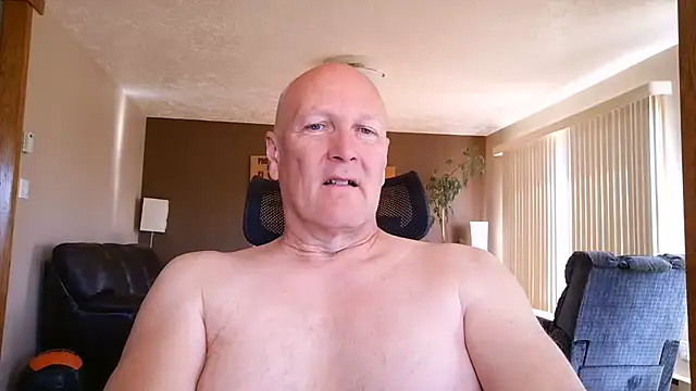 Snapshot of BasicAnt chatting on 05-23-26, 02:43 BasicAnt online show from 05-23-26, 02:43