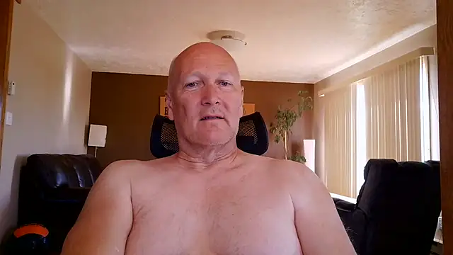 Snapshot of BasicAnt chatting on 05-29-26, 02:26 BasicAnt online show from 05-29-26, 02:26