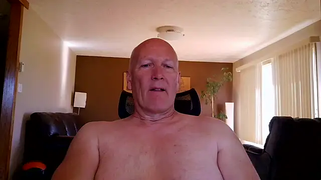 Snapshot of BasicAnt chatting on 06-01-26, 02:52 BasicAnt online show from 06-01-26, 02:52