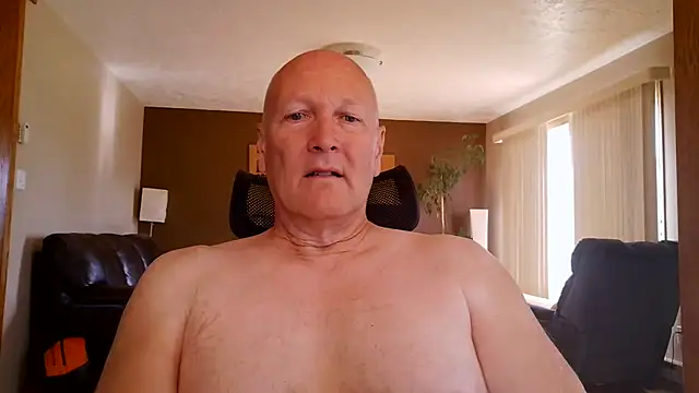 Snapshot of BasicAnt chatting on 06-22-26, 02:36 BasicAnt online show from 06-22-26, 02:36