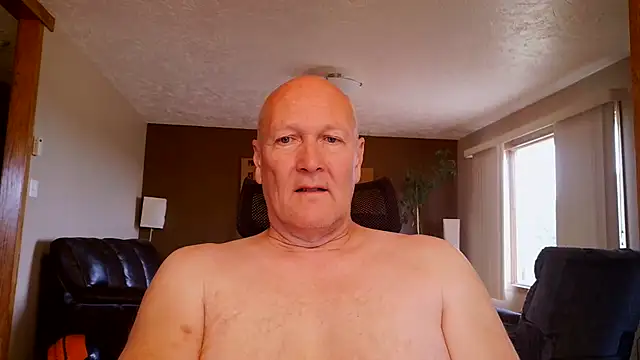 Snapshot of BasicAnt chatting on 06-26-26, 02:21 BasicAnt online show from 06-26-26, 02:21