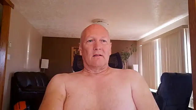 Snapshot of BasicAnt chatting on 06-30-26, 02:07 BasicAnt online show from 06-30-26, 02:07