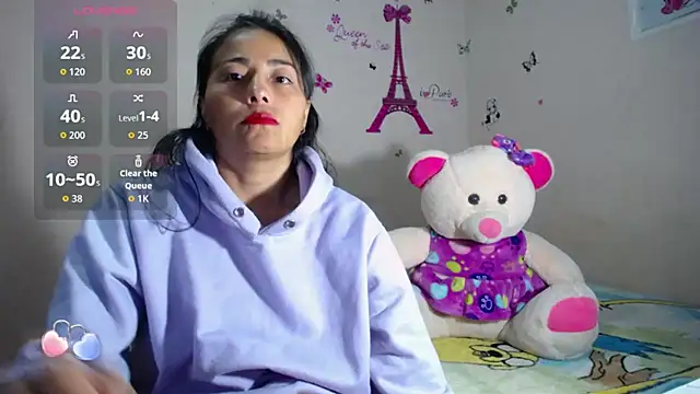 Snapshot of hanna_girl21 chatting on 11-15-25, 12:30 hanna girl21 online show from 11-15-25, 12:30