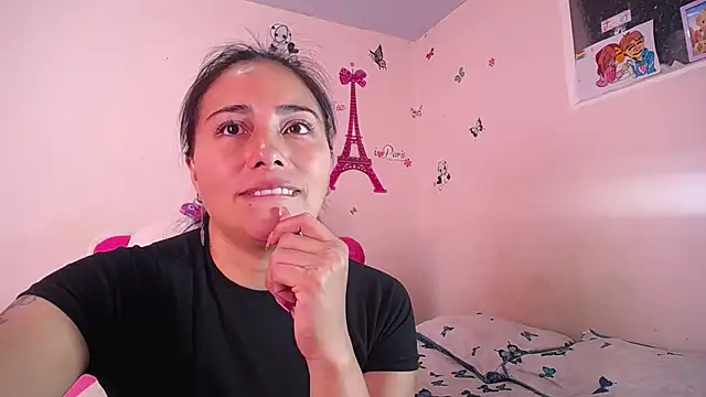 Snapshot of hanna_girl21 chatting on 02-25-26, 08:18 hanna girl21 online show from 02-25-26, 08:18