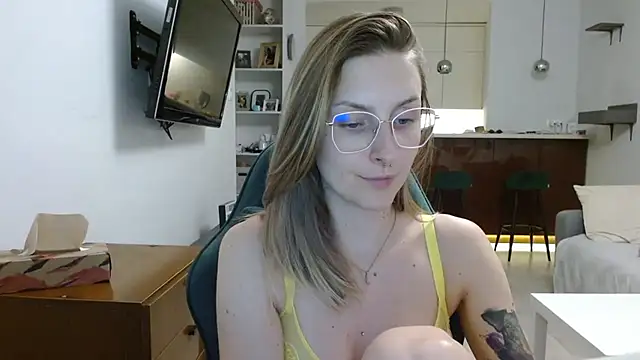 illusorycat online show from 09-18-25, 07:38