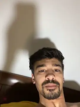 Snapshot of Hermanooooooo chatting on 05-12-26, 01:52 Hermanooooooo online show from 05-12-26, 01:52