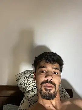 Snapshot of Hermanooooooo chatting on 06-04-26, 02:39 Hermanooooooo online show from 06-04-26, 02:39