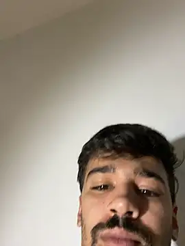 Snapshot of Hermanooooooo chatting on 07-18-26, 02:21 Hermanooooooo online show from 07-18-26, 02:21