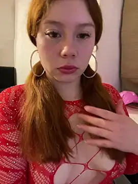 Snapshot of nenissc chatting on 12-22-24, 04:39 nenissc online show from 12-22-24, 04:39