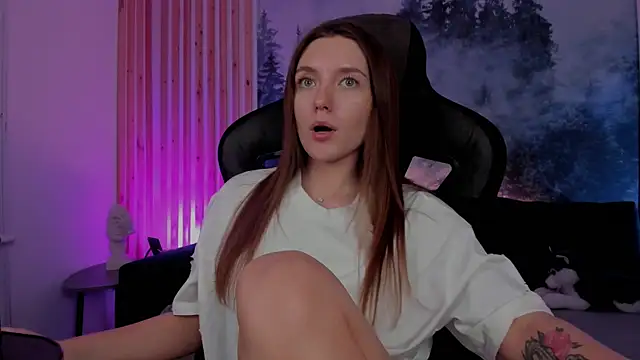 Snapshot of JennyDens chatting on 12-03-24, 05:53 JennyDens online show from 12-03-24, 05:53