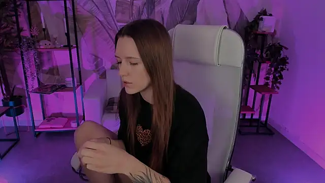 Snapshot of JennyDens chatting on 02-21-25, 02:17 JennyDens online show from 02-21-25, 02:17