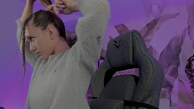 Snapshot of JennyDens chatting on 09-25-25, 05:55 JennyDens online show from 09-25-25, 05:55