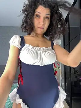 Snapshot of _CurlySue_ chatting on 02-08-25, 06:22 CurlySue online show from 02-08-25, 06:22