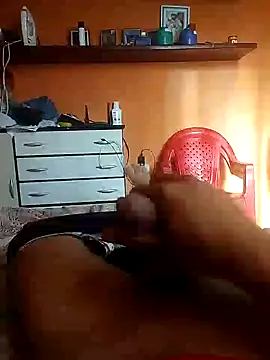 Snapshot of Emanuel45js chatting on 12-12-24, 07:04 Emanuel45js online show from 12-12-24, 07:04