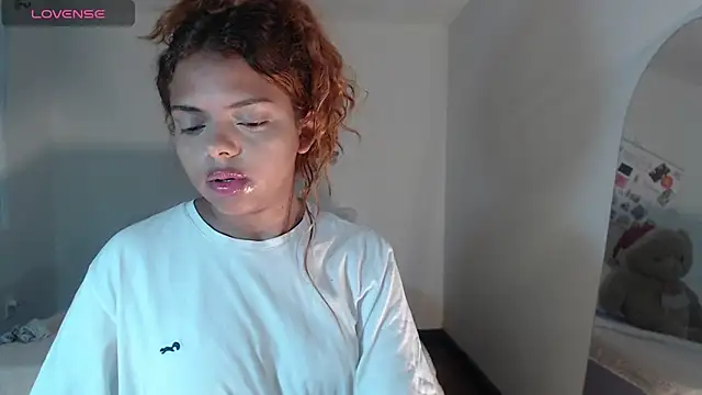 ValienteGirl  online show from 12-01-25, 12:15