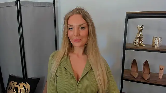 AulloraHoney online show from 05-16-26, 10:36