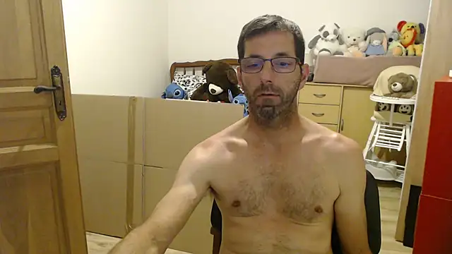 Snapshot of steph19x5 chatting on 05-27-26, 04:04 steph19x5 online show from 05-27-26, 04:04