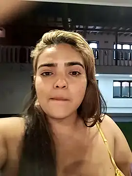 Snapshot of Mayssa_Cute chatting on 12-31-24, 12:43 Mayssa Cute online show from 12-31-24, 12:43