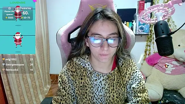 Maggie Fox3 online show from 12-31-24, 03:12