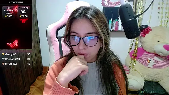 Maggie Fox3 online show from 02-09-25, 06:11