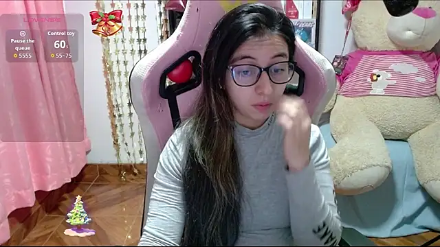 Maggie Fox3 online show from 11-20-25, 03:28