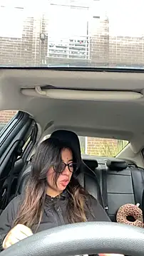 Maggie Fox3 online show from 04-15-26, 09:48