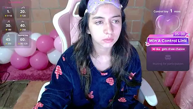 Snapshot of Maggie_Fox3 chatting on 06-14-26, 02:35 Maggie Fox3 online show from 06-14-26, 02:35