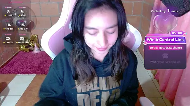 Snapshot of Maggie_Fox3 chatting on 07-18-26, 01:10 Maggie Fox3 online show from 07-18-26, 01:10