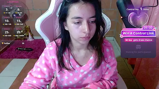 Snapshot of Maggie_Fox3 chatting on 07-19-26, 12:58 Maggie Fox3 online show from 07-19-26, 12:58