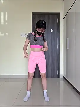 Snapshot of HinaLovely chatting on 01-10-25, 02:04 HinaLovely online show from 01-10-25, 02:04