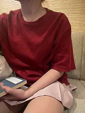 Snapshot of HinaLovely chatting on 02-15-25, 01:05 HinaLovely online show from 02-15-25, 01:05