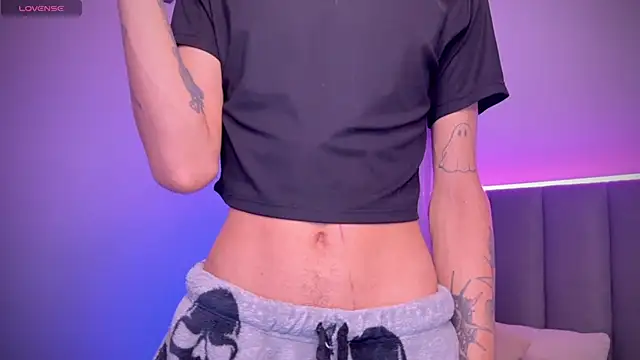 Varya Ferreira online show from 12-17-24, 01:05