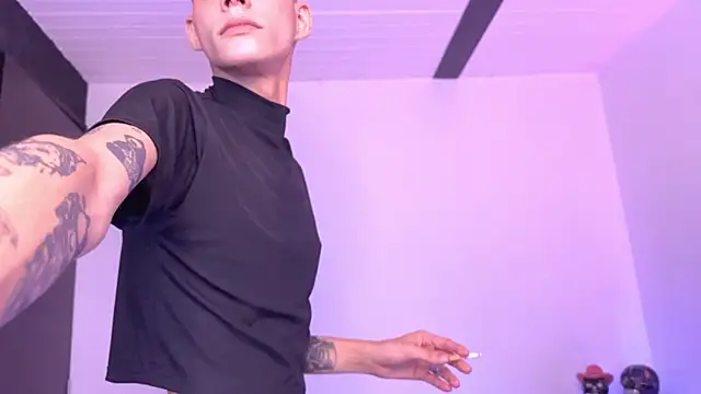 Varya Ferreira online show from 01-07-25, 04:18