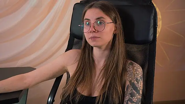  AnnaStark  online show from 10-26-25, 08:20