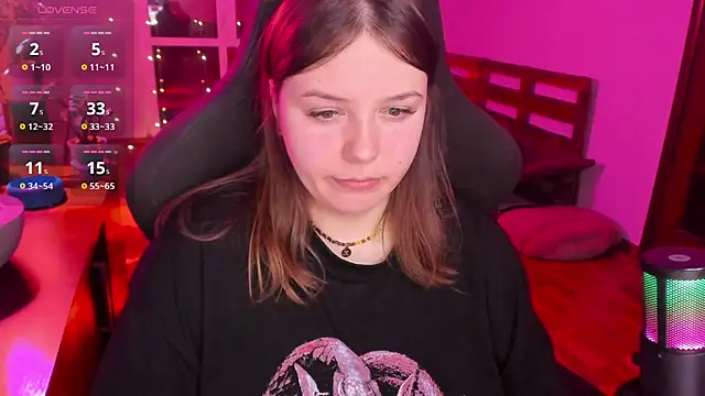 Snapshot of XNirvanaX chatting on 02-15-26, 04:09 XNirvanaX online show from 02-15-26, 04:09