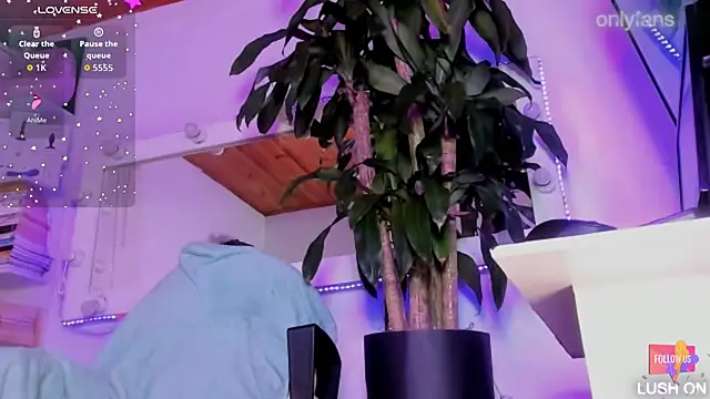 Snapshot of _asscutebig_ chatting on 10-07-25, 05:48 asscutebig online show from 10-07-25, 05:48