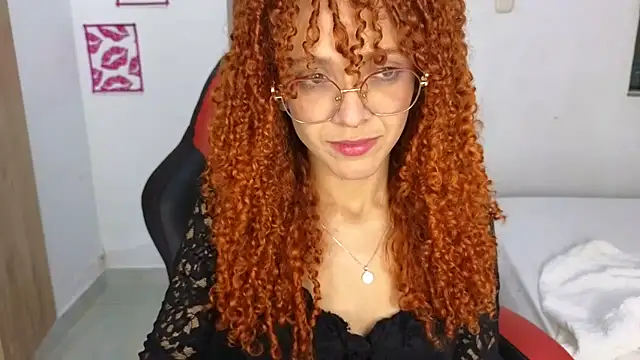 SexyLeilaa online show from 01-06-26, 02:04