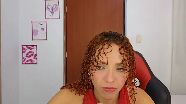 SexyLeilaa online show from 01-15-26, 01:32