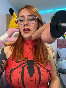 Luna Paris  online show from 10-27-25, 02:10