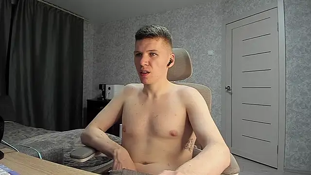 Snapshot of Bananas_dick chatting on 04-20-26, 07:37 Bananas dick online show from 04-20-26, 07:37